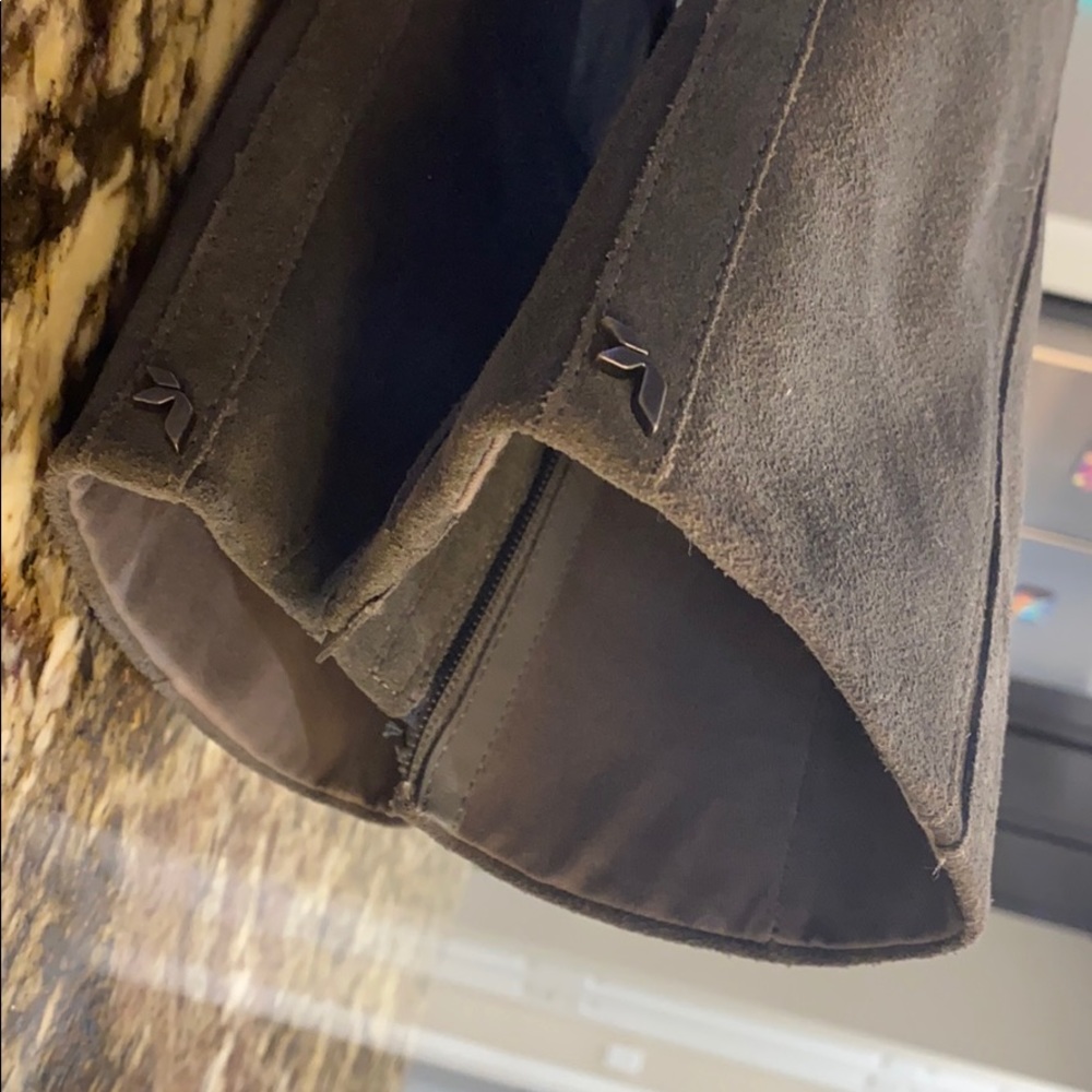 UGG Boots - Picture 3 of 7